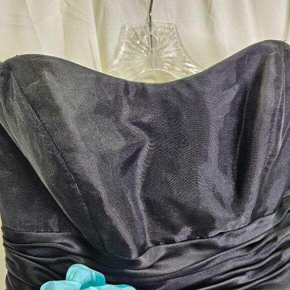 David's Bridal Black Strapless Tiered Organza Ball Gown Size 6 - Picture 11 of 16